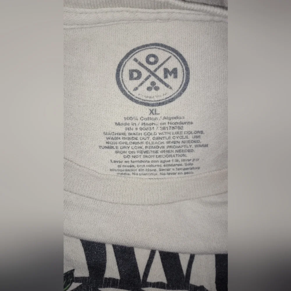 White Graphic T-Shirt, Size XL - Picture 2 of 2